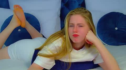 Lexi online show from 10-03-25, 06:21