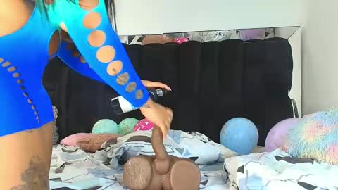 lexiross1 online show from 03-01-25, 03:05