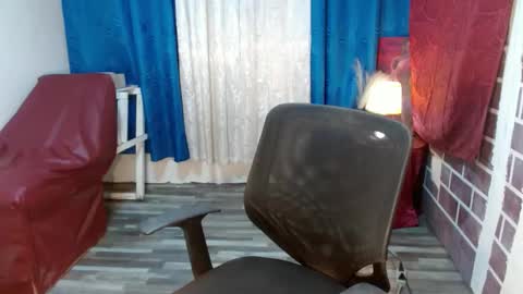 Snapshot of lexisecrets12 chatting on 01-28-25, 02:53 lexisecrets12 online show from 01-28-25, 02:53