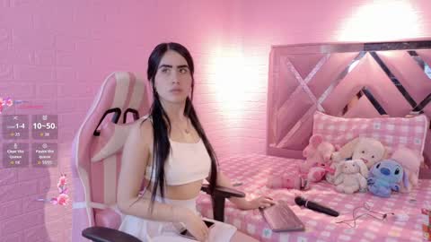 Snapshot of lexy_cute1 chatting on 05-11-26, 04:29 LEXY online show from 05-11-26, 04:29