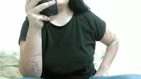 Snapshot of lexybby1 chatting on 12-16-25, 07:24 SARA online show from 12-16-25, 07:24