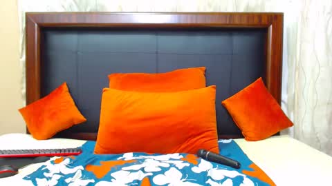 Silindile Caroline Madlala online show from 01-11-25, 09:46