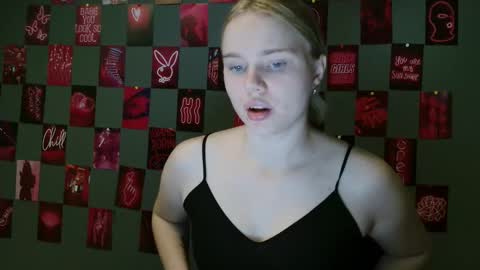 Snapshot of leyla_le chatting on 09-13-25, 06:02 Leyla online show from 09-13-25, 06:02