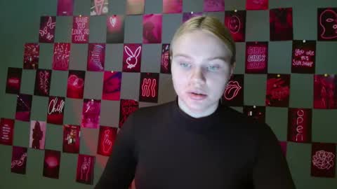 Snapshot of leyla_le chatting on 09-29-25, 06:51 Leyla online show from 09-29-25, 06:51