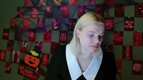 Snapshot of leyla_le chatting on 10-02-25, 06:31 Leyla online show from 10-02-25, 06:31