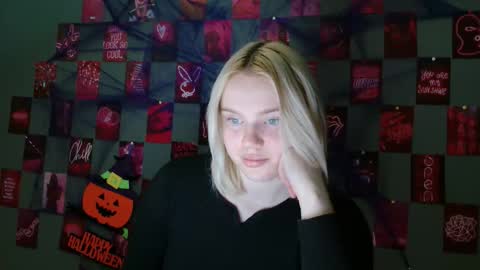 Snapshot of leyla_le chatting on 10-03-25, 06:10 Leyla online show from 10-03-25, 06:10