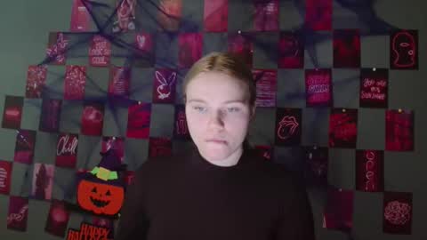 Snapshot of leyla_le chatting on 10-22-25, 06:24 Leyla online show from 10-22-25, 06:24