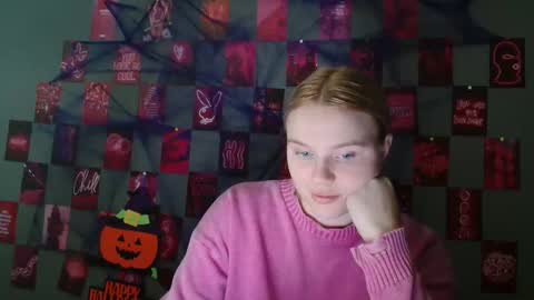 Snapshot of leyla_le chatting on 10-25-25, 05:59 Leyla online show from 10-25-25, 05:59