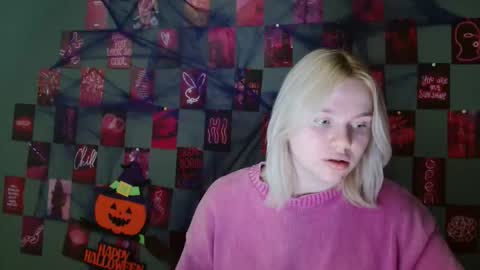 Snapshot of leyla_le chatting on 11-01-25, 07:21 Leyla online show from 11-01-25, 07:21