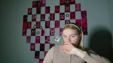 Snapshot of leyla_le chatting on 11-07-25, 07:52 Leyla online show from 11-07-25, 07:52