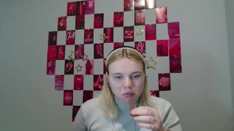 Snapshot of leyla_le chatting on 11-15-25, 07:38 Leyla online show from 11-15-25, 07:38