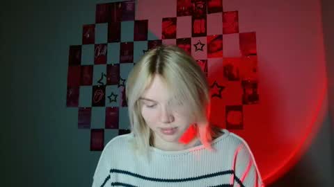 Snapshot of leyla_le chatting on 11-17-25, 07:03 Leyla online show from 11-17-25, 07:03