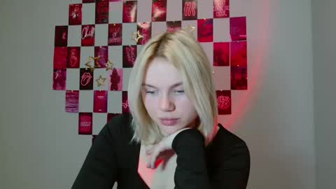 Snapshot of leyla_le chatting on 11-22-25, 07:07 Leyla online show from 11-22-25, 07:07