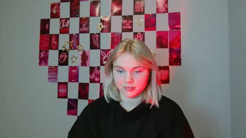 Snapshot of leyla_le chatting on 11-26-25, 07:09 Leyla online show from 11-26-25, 07:09