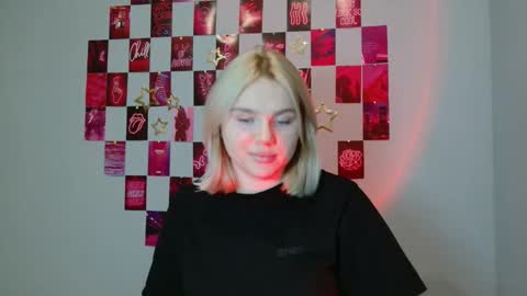 Snapshot of leyla_le chatting on 12-03-25, 07:38 Leyla online show from 12-03-25, 07:38