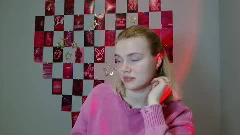 Snapshot of leyla_le chatting on 12-04-25, 07:39 Leyla online show from 12-04-25, 07:39