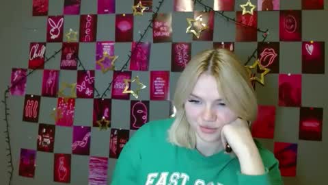 Leyla online show from 12-23-25, 07:06