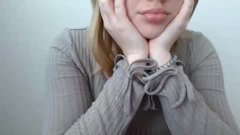 Snapshot of leyla_le chatting on 05-22-26, 06:20 Leyla online show from 05-22-26, 06:20