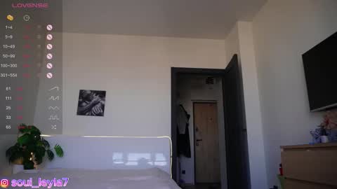 Snapshot of leyla_ly chatting on 10-17-25, 05:10 Leyla ly Ill be here Tuesday Thursday Friday Saturday Sunday online show from 10-17-25, 05:10