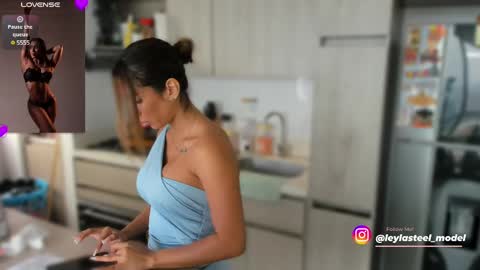 Snapshot of leyla_steel chatting on 03-05-25, 01:50 INSTA leylasteel model         online show from 03-05-25, 01:50