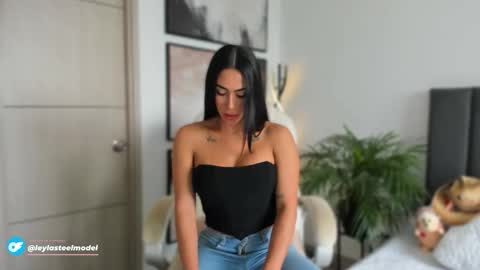 Snapshot of leyla_steel chatting on 10-04-25, 02:37 INSTA leylasteel model         online show from 10-04-25, 02:37