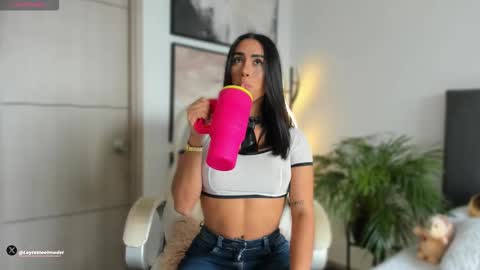Snapshot of leyla_steel chatting on 10-14-25, 04:19 INSTA leylasteel model         online show from 10-14-25, 04:19