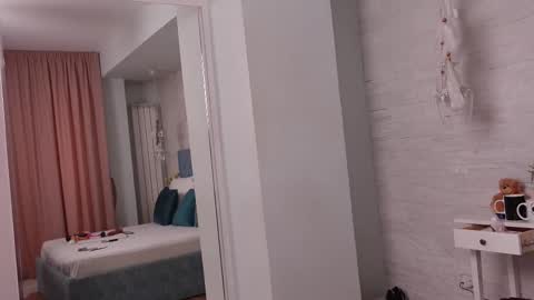 Snapshot of leylagracey chatting on 10-20-25, 05:30 LeylaGracey online show from 10-20-25, 05:30