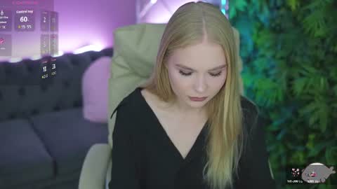 Snapshot of leylareed chatting on 07-24-26, 06:55 Layla online show from 07-24-26, 06:55
