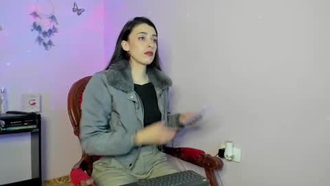 Snapshot of leynamadrigal chatting on 03-05-25, 08:10 Leyna online show from 03-05-25, 08:10