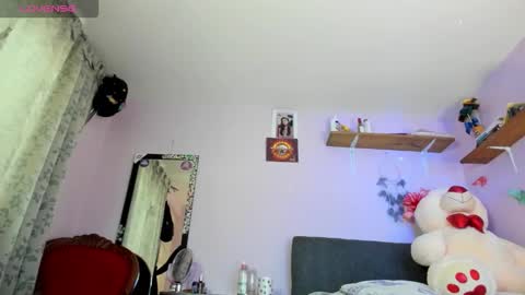 Snapshot of leynamadrigal chatting on 12-16-25, 09:42 Leyna online show from 12-16-25, 09:42