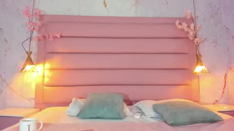 Snapshot of lezy_ chatting on 09-19-25, 07:47 LEZY online show from 09-19-25, 07:47