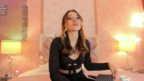 LEZY online show from 11-18-25, 07:51