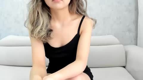 Snapshot of lia1243756 chatting on 02-13-26, 05:03 LEANNAA online show from 02-13-26, 05:03