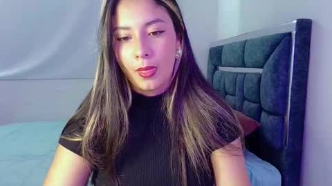 Lia  online show from 10-23-25, 04:50