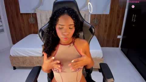 lia_16_ online show from 06-04-26, 11:16