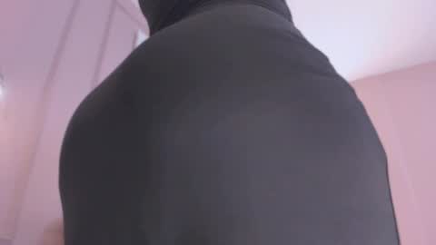Snapshot of lia_ass chatting on 01-09-25, 01:24 Liss 3 online show from 01-09-25, 01:24