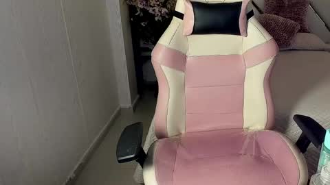 Lia  online show from 04-14-26, 12:11