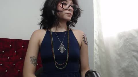 Lia online show from 10-21-25, 09:04