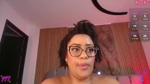 Snapshot of lia_daniiels01 chatting on 07-28-26, 04:39 V A L online show from 07-28-26, 04:39