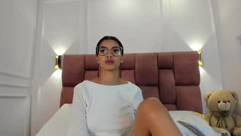 Snapshot of lia_girl2 chatting on 01-05-25, 07:17 Lia online show from 01-05-25, 07:17