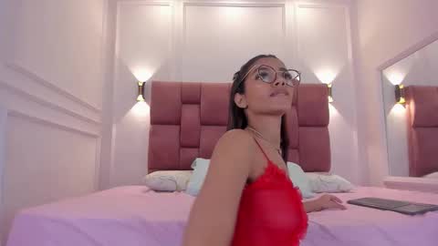 Snapshot of lia_girl2 chatting on 01-22-25, 07:35 Lia online show from 01-22-25, 07:35