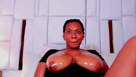 lia_mariana online show from 01-13-25, 11:38