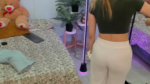 Lia monnet  online show from 03-12-26, 11:27