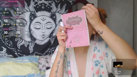 Lia Monroe online show from 01-08-25, 05:15