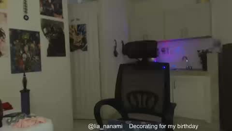Snapshot of lia_nanami chatting on 10-22-25, 10:53 Lia online show from 10-22-25, 10:53