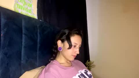 Little Queen Lia  online show from 02-16-26, 11:01