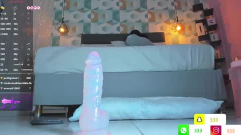 Snapshot of lia_roux1 chatting on 02-10-25, 03:21 Camila online show from 02-10-25, 03:21