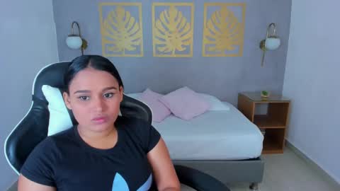 Snapshot of lia_sexx19 chatting on 02-25-25, 02:14 Lia  online show from 02-25-25, 02:14