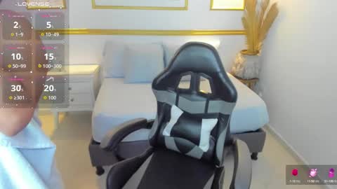 Snapshot of lia_sexx19 chatting on 10-10-25, 02:32 Lia  online show from 10-10-25, 02:32