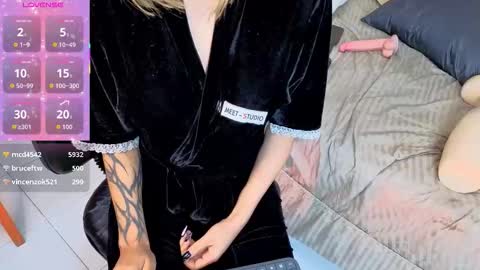 Snapshot of lia_summer1 chatting on 11-25-25, 07:19 lia summer1 online show from 11-25-25, 07:19